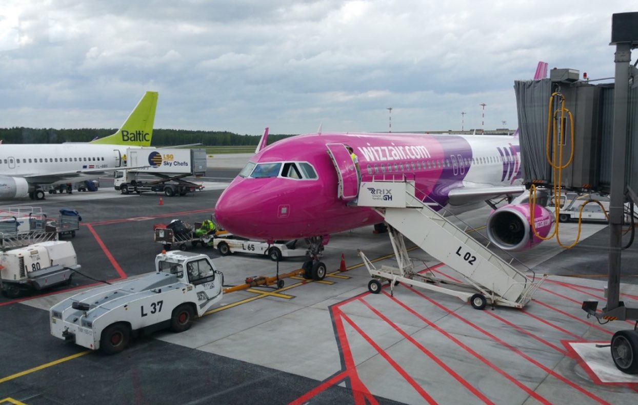 Рейс wizz air. Wizzair.com. Wizz Air Saint Petersburg. Лидер Эйр СПБ. Sanct Air.